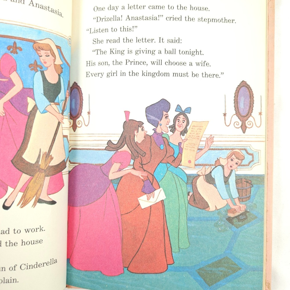 6‑Piece Disney Vintage Book Lot – A Bug's Life, Lady and the Tramp & More - Picture 4 of 16